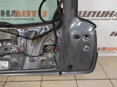 Крышка багажника Audi Q3 2012 8U0827025 2.0 CCZC