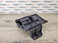 Площадка аккумулятора Kia Sportage 2011 371502Y200 3 1.7 D4FD