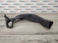 Патрубок воздухозаборника Land Rover Freelander 2 2008 LR009342 2.2 224DT