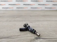 Форсунка бензин Mercedes W204 2008 A2720780249 СЕДАН 3.0 272.948