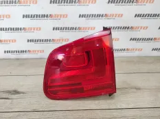 Фонарь в крышку багажника Volkswagen Tiguan 1 2011 5N0945094H 2.0 CCZD, правый