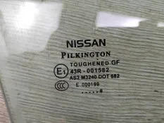 Стекло двери Nissan Qashqai 1 J10 2008 80300JD000 1.6 HR16DE, переднее правое