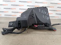 Блок предохранителей под капот Land Rover Freelander 2 2008 LR012144 2.2 224DT