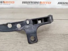 Кронштейн фары Volkswagen Touareg 2003 7L0805733 3.2 AZZ, передний левый