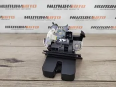 Замок крышки багажника Audi Q3 2013 8K9827505A 2.0 CPSA