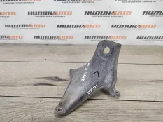 Кронштейн КПП Audi A8 2007 4E0399113AM СЕДАН 4E2 4.2 BVJ, левый