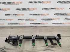 Рампа топливная Ford Focus 2 2010 1698074 ХЕТЧБЭК 5D CB4 1.6 SHDA