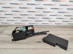 Блок предохранителей под капот Ford Focus 2 2010 1223183 ХЕТЧБЭК 5D CB4 1.8 QQDB