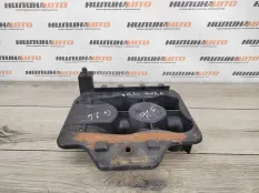 Площадка аккумулятора Volkswagen Bora 2000 1J0804373E СЕДАН 1J2 2.0 APK