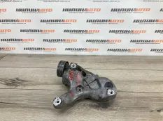 Кронштейн компрессора кондиционера Volkswagen Golf 6 2011 1K0260885B 1.4 TSI CAXA