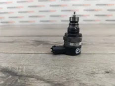 Регулятор давления топлива Land Rover Range Rover Evoque 2016 LR073706 L538 2.0 204DTD