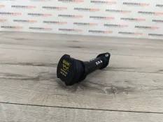 Горловина маслозаливная Land Rover Range Rover Evoque 2016 LR073644 L538 2.0 204DTD