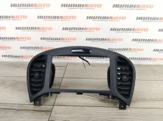 Рамка магнитолы Nissan Juke 2014 682601KE1A F15 1.6 HR16DE
