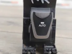 Кнопка стеклоподъемника Hyundai Santa Fe 2015 935802W600 DM 2.2 CRDI D4HB, задняя