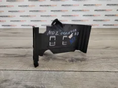 Кронштейн блока управления двигателем Skoda Octavia A7 2014 5Q0906507C 5E5 1.4 TSI CHPA