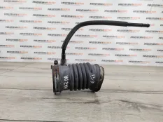 Патрубок дроссельной заслонки Mazda 6 GJ 2015 PE0113221 СЕДАН 2.0 PE