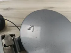 Лючок топливного бака Suzuki SX4 2011 6485079J00 ХЕТЧБЭК 1.6 M16A