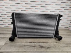 Интеркулер Skoda Octavia A5 2010 1K0145803L 1.8 TFSI CDAA