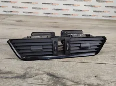 Дефлектор в торпедо центральный Skoda Octavia A7 2015 5E0820951BZLL 1.6 TDI CLHA
