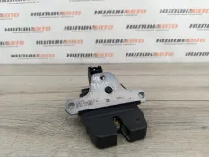 Замок крышки багажника Ford Focus 2 2008 1570448 CB4 2.0 AODA
