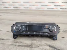 Блок управления печкой Ford Focus 3 2011 1740456 CB8 1.6 PNDA