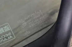 Стекло глухое двери Suzuki SX4 8455175KA0 СЕДАН YC21S 1.5 M15A, заднее правое