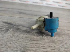 Насос омывателя стекла VOLKSWAGEN Golf 3 1H6955651