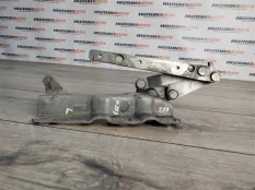 Петля капота Mercedes W203 2002 A2038800328 УНИВЕРСАЛ 2.2 CDI 611.962, левая