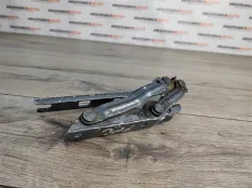 Петля капота Volkswagen Golf 5 2006 1KM823301 ХЭТЧБЕК 1K1 1.9 TDI BXE, левая