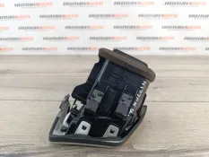 Дефлектор в торпедо Nissan Qashqai 2014 687604EA0A J11 1.5 K9K 636, передний правый