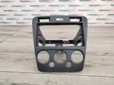 Рамка магнитолы Ford Fusion 2007 1479772 CBK 1.4 FXJA