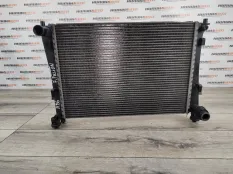 Радиатор охлаждения Ford Fusion 2007 1325831 CBK 1.4 FXJA