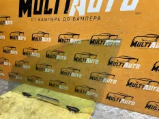 Стекло двери переднее левое Toyota Rav4 CA40