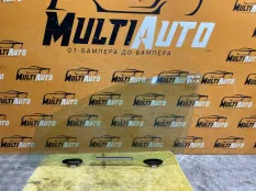 Стекло двери переднее левое Toyota Rav4 CA40