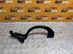 Накладка петли багажника правая Lexus IS 3 2021-