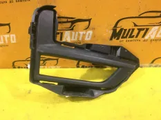 Накладка противотуманной фары передняя правая