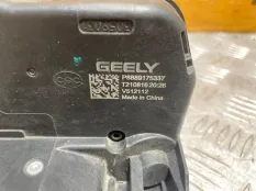 Замок двери задний левый Geely Monjaro KX11