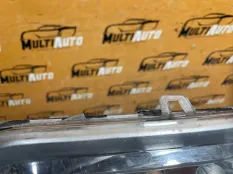 Стекло фары переднее правое Jeep Cherokee KK