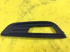 Решетка в бампер передняя правая Ford Focus 3