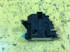 Кронштейн фонаря задний правый Toyota Land cruiser