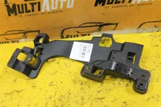 Кронштейн насадки глушителя задний левый Mercedes