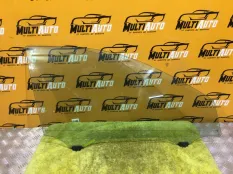 Стекло двери переднее правое Toyota Camry 40