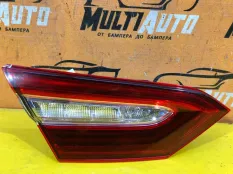 Фонарь внутренний левый Toyota Camry 70 2017-2021