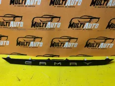 Накладка крышки багажника Toyota Camry 70