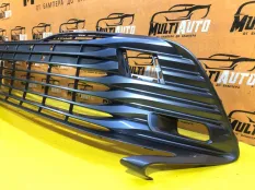 Решетка в бампер передняя Toyota Camry 70
