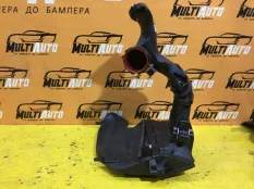 Корпус воздушного фильтра правый Mercedes C-Classe