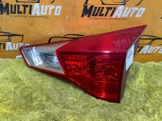 Фонарь внутренний правый Toyota Rav4 CA40