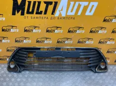 Решетка в бампер передняя Toyota Camry 55