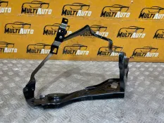 Кронштейн фары передний правый Mercedes C-Classe