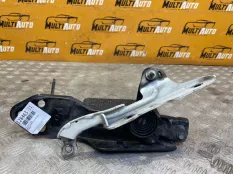 Петля капота правая Cadillac Escalade 4 6.2L V-8